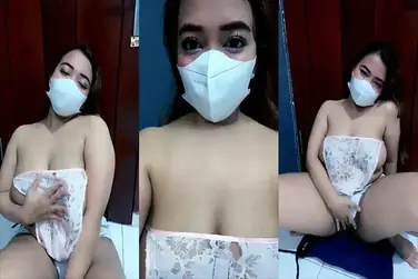 Unna Suzuka Ngangkang Pamerin Selangkangan WOT